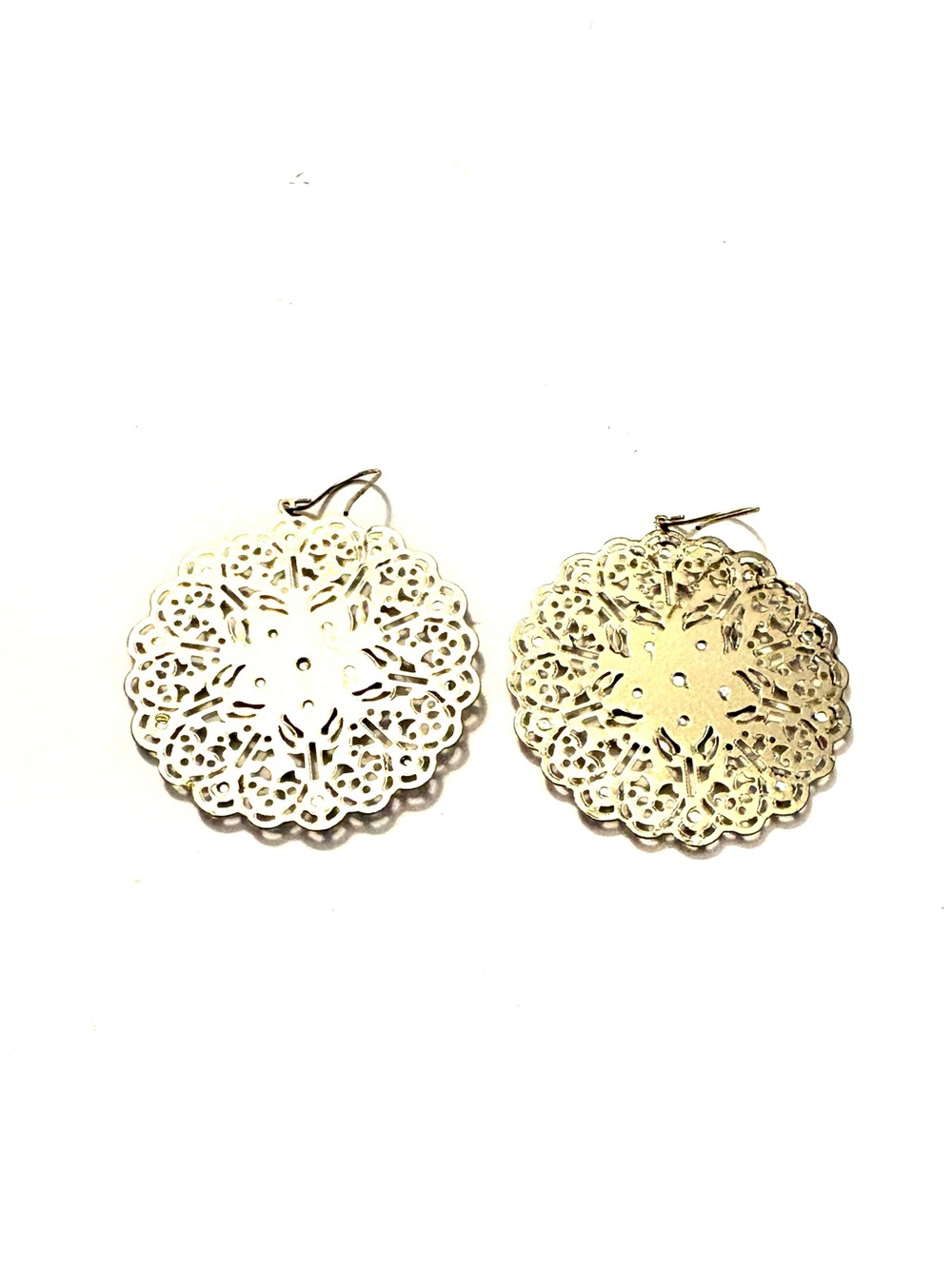 FASHION JEWELRY Filigree Medallion Crystal Earrings, gold - Picture 3 of 3